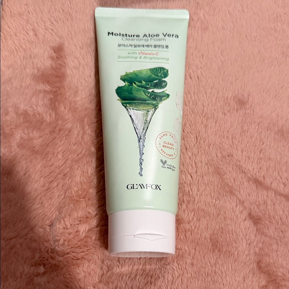 glamfoxx Aloe Vera Cleansing Foam - White and Green